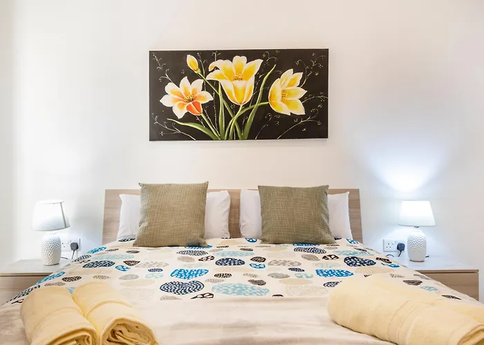 H1- Modern & Spacious 3 Bedroom Apartment
