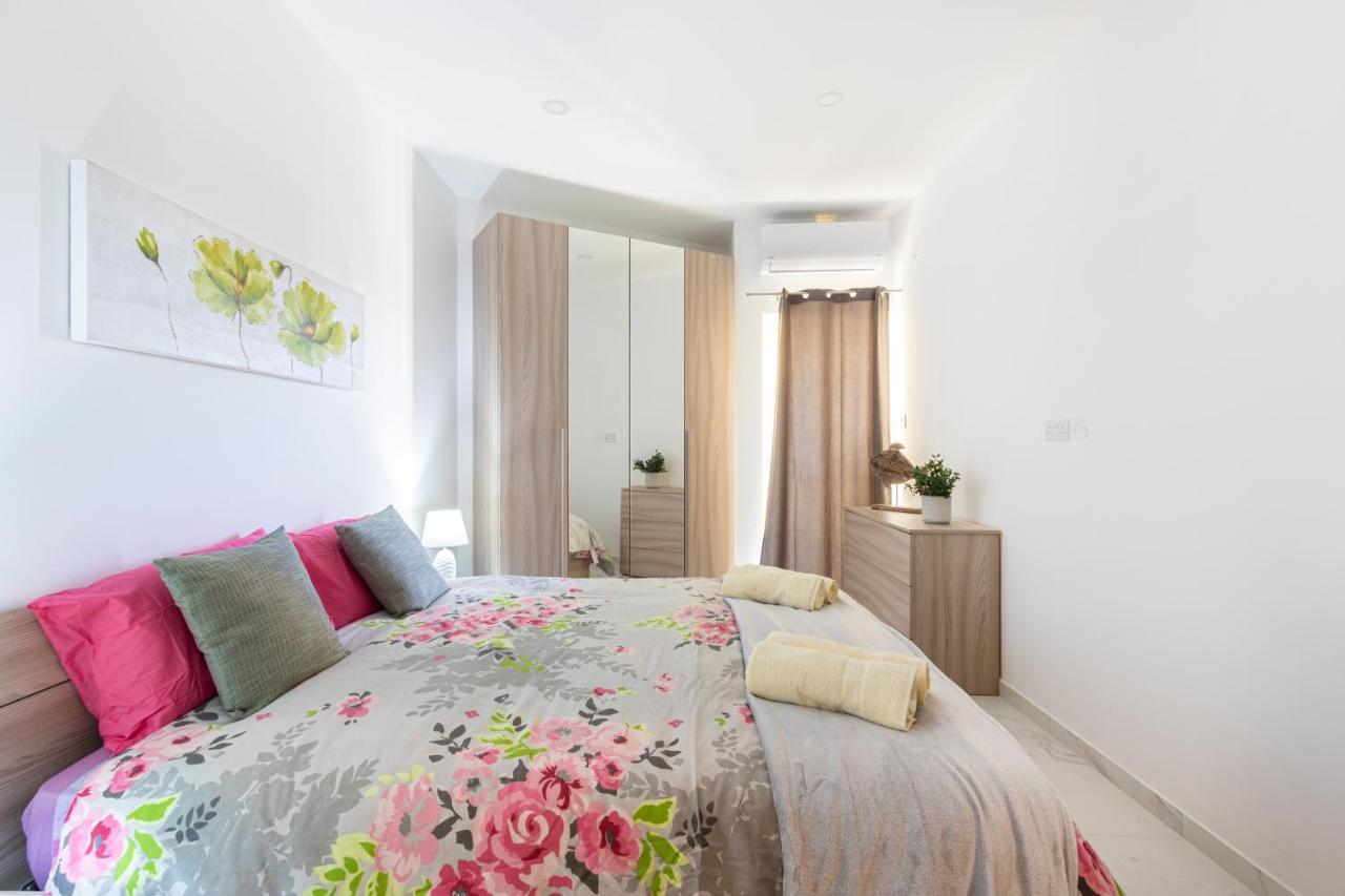 H1- Modern & Spacious 3 Bedroom Apartament