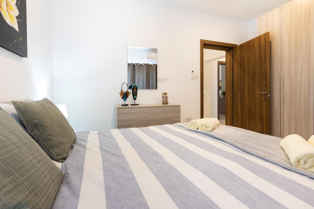 H1- Modern & Spacious 3 Bedroom Apartament *