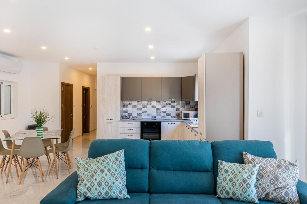 H1- Modern & Spacious 3 Bedroom Apartament *