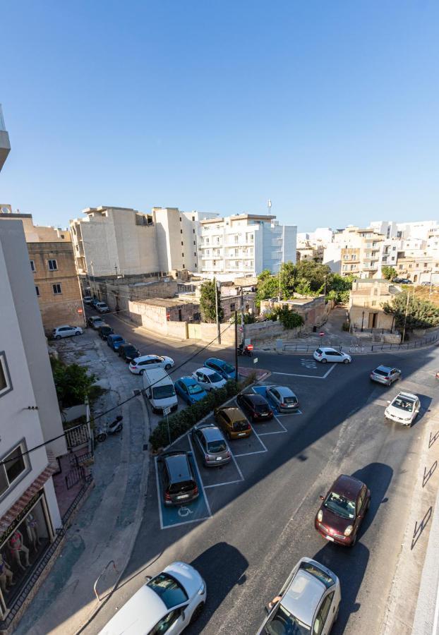 H1- Modern & Spacious 3 Bedroom Apartament *